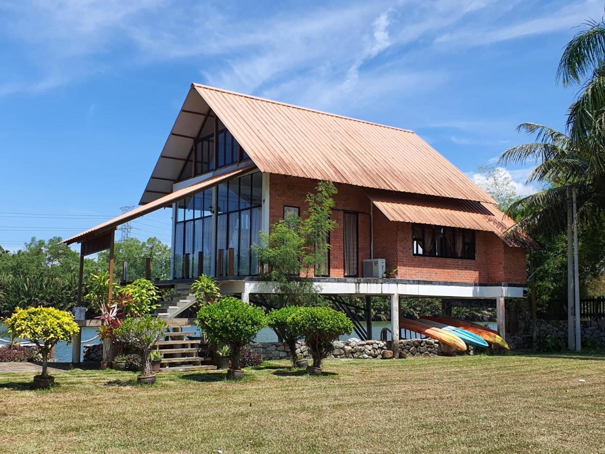 Homestay Ala Riverview Lodge Kota Bharu Eksteriør billede